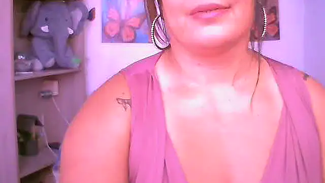 Snapshot of ChiaraFioree chatting on May 4, 2026, 6:59 pm ChiaraFioree online show from May 4, 2026, 6:59 pm