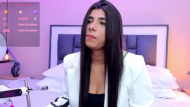 ZiaCalifa online show from September 19, 2025, 2:18 pm