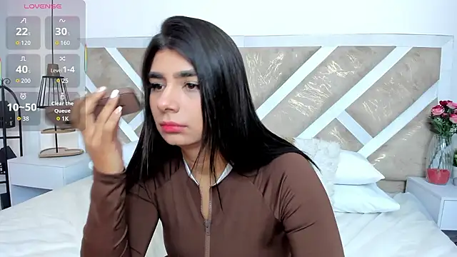 ZiaCalifa online show from February 3, 2026, 1:38 pm