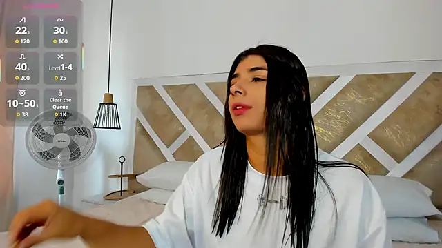 ZiaCalifa online show from March 27, 2026, 2:39 pm