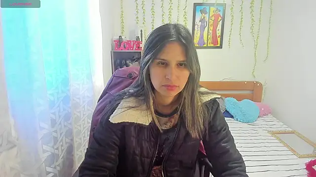 lauren ashlee online show from October 27, 2025, 2:43 pm