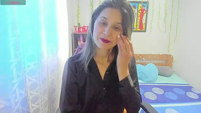 lauren ashlee online show from November 12, 2025, 3:34 pm