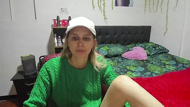 Snapshot of lauren_ashlee chatting on February 13, 2026, 1:40 pm lauren ashlee online show from February 13, 2026, 1:40 pm