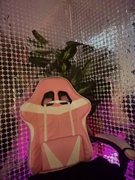 Insane Issa online show from January 7, 2025, 10:19 pm