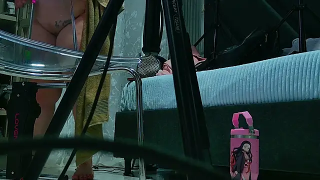 Snapshot of NathaxaLeans chatting on November 17, 2025, 12:22 pm NathaxaLeans online show from November 17, 2025, 12:22 pm