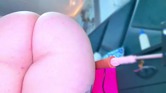 Snapshot of NathaxaLeans chatting on December 22, 2025, 11:51 am NathaxaLeans online show from December 22, 2025, 11:51 am