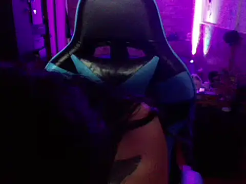 Snapshot of AngelaQueen_ chatting on December 10, 2024, 6:38 pm AngelaQueen online show from December 10, 2024, 6:38 pm