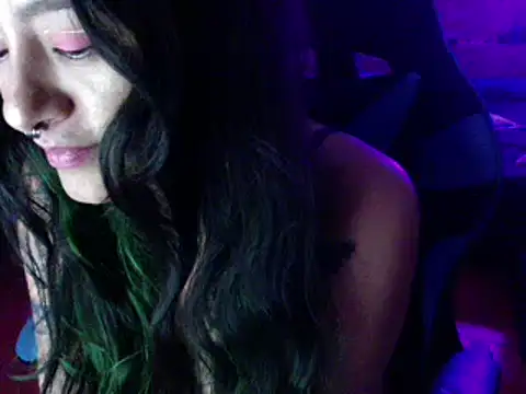 Snapshot of AngelaQueen_ chatting on December 10, 2024, 10:16 pm AngelaQueen online show from December 10, 2024, 10:16 pm