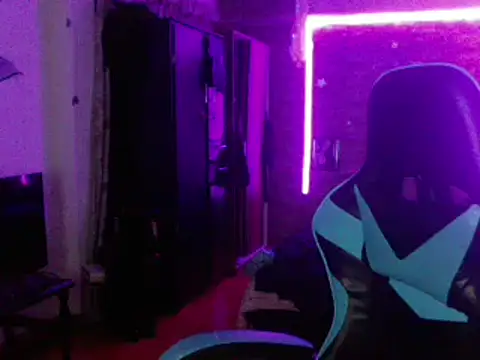 Snapshot of AngelaQueen_ chatting on December 14, 2024, 11:12 pm AngelaQueen online show from December 14, 2024, 11:12 pm