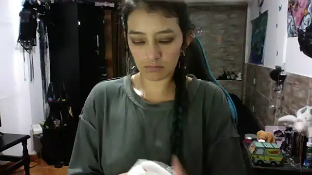 Snapshot of AngelaQueen_ chatting on October 8, 2025, 6:16 pm AngelaQueen online show from October 8, 2025, 6:16 pm