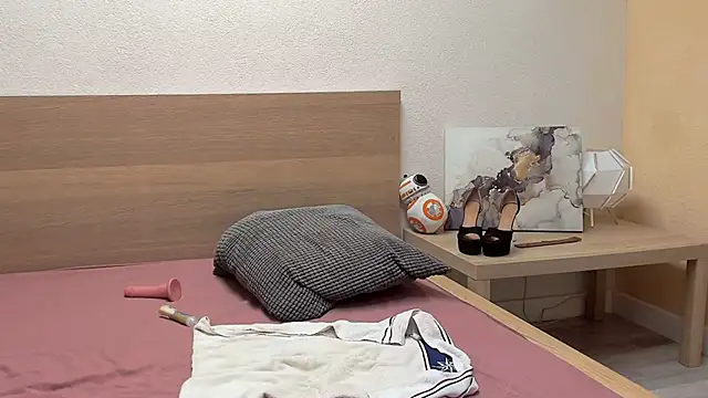 ZoeKhalifa online show from September 20, 2025, 11:00 am