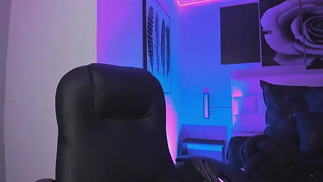 lena banks online show from November 21, 2025, 9:57 pm