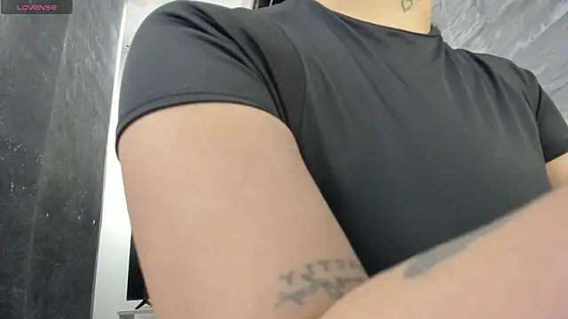 LunaBaker-1 online show from September 22, 2025, 8:11 pm