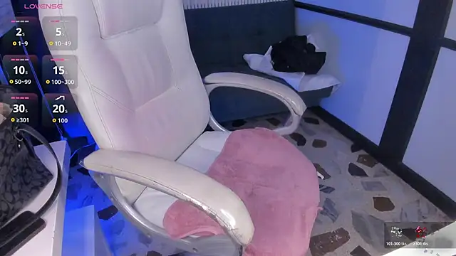 LunaBaker-1 online show from March 28, 2026, 5:07 am