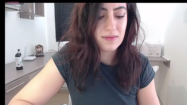 MIYESSI online show from February 3, 2025, 6:17 pm