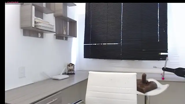 MIYESSI online show from March 21, 2025, 8:40 pm