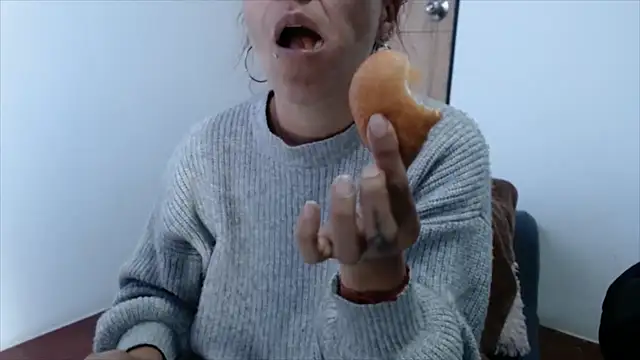 KaiicyQuuen online show from March 13, 2025, 11:30 am