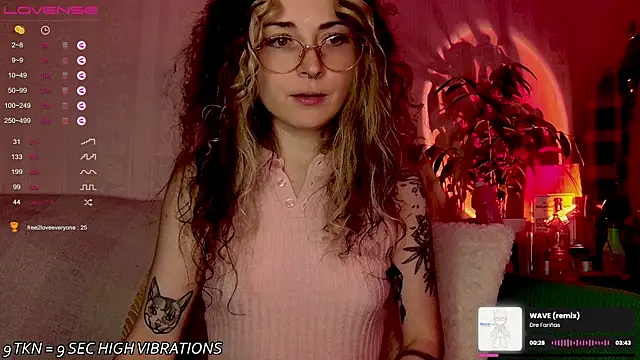 IttyKitty online show from September 26, 2025, 10:36 pm