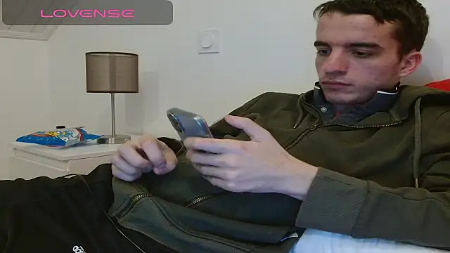 Tombgy07 online show from December 4, 2025, 7:55 pm