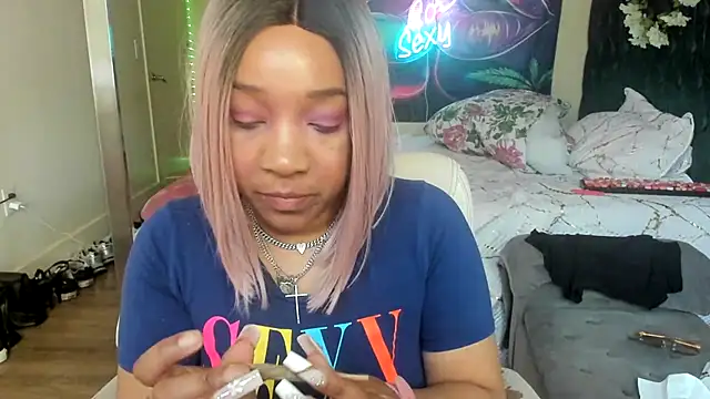 YasmineMinaj online show from April 7, 2026, 12:49 pm