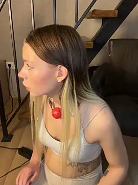 KittyKatyDream online show from December 28, 2024, 4:52 pm