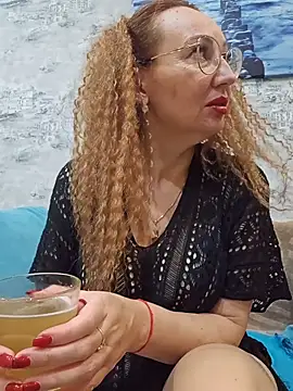 Snapshot of LybovNTV chatting on November 9, 2025, 10:19 pm LybovNTV online show from November 9, 2025, 10:19 pm