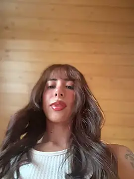 Snapshot of lauravasquez chatting on June 10, 2026, 8:57 am lauravasquez online show from June 10, 2026, 8:57 am