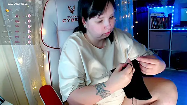 RaideneiX online show from November 14, 2025, 2:21 am