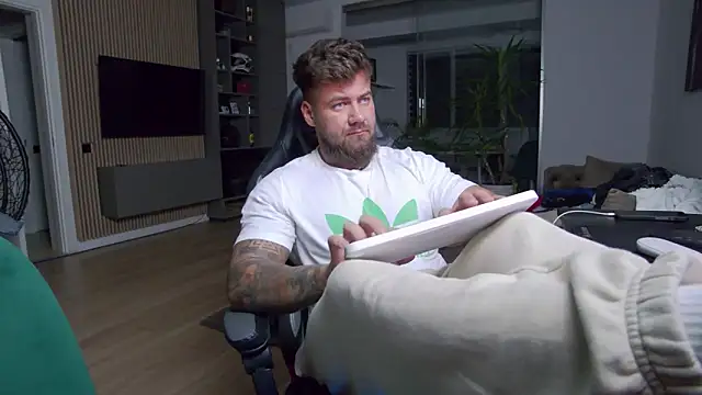 UbbeViking online show from February 3, 2025, 6:39 pm