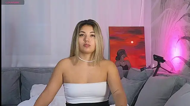 Snapshot of lily__foster chatting on December 13, 2024, 2:21 am lily foster online show from December 13, 2024, 2:21 am