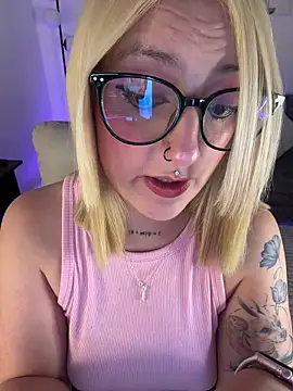 Megan lu2 online show from April 7, 2026, 5:19 am