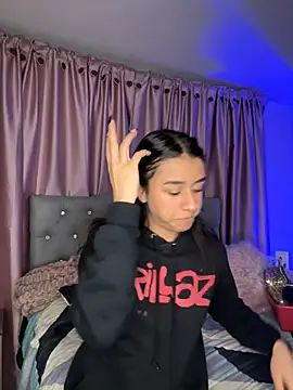 Emiily Scott1 online show from April 15, 2026, 11:05 pm