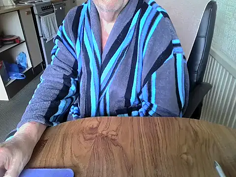 daddyflash online show from June 12, 2026, 8:24 am