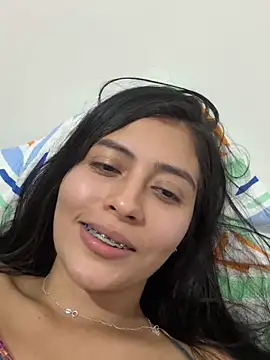 Snapshot of Sophie__Foxxx chatting on January 16, 2025, 12:02 am Sophie Foxxx online show from January 16, 2025, 12:02 am