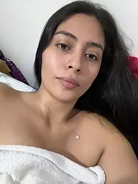 Snapshot of Sophie__Foxxx chatting on March 16, 2025, 6:01 pm Sophie Foxxx online show from March 16, 2025, 6:01 pm