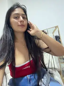 Snapshot of Sophie__Foxxx chatting on April 22, 2026, 4:30 pm Sophie Foxxx online show from April 22, 2026, 4:30 pm