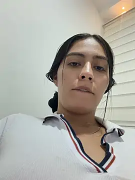 Snapshot of Sophie__Foxxx chatting on May 21, 2026, 2:29 am Sophie Foxxx online show from May 21, 2026, 2:29 am