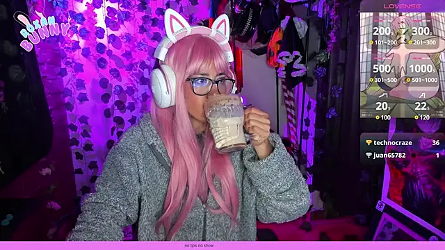 Roxanbunny1 online show from February 14, 2025, 7:28 am