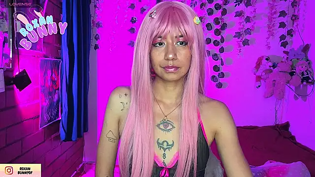 Snapshot of Roxanbunny1 chatting on May 23, 2026, 5:12 am Roxanbunny1 online show from May 23, 2026, 5:12 am