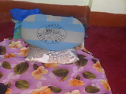 Snapshot of Pretty_hazel chatting on February 24, 2026, 8:34 am Pretty hazel online show from February 24, 2026, 8:34 am