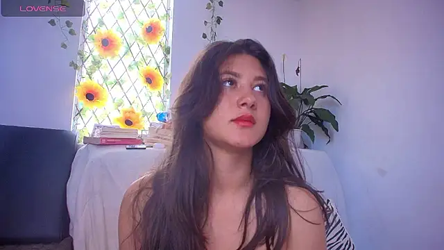 kisstarxxx online show from January 7, 2026, 8:33 pm