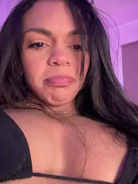 Snapshot of Charly_ chatting on February 4, 2025, 5:34 pm Charly online show from February 4, 2025, 5:34 pm