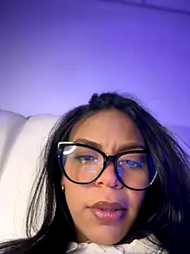 Snapshot of Charly_ chatting on October 29, 2025, 4:15 am Charly online show from October 29, 2025, 4:15 am