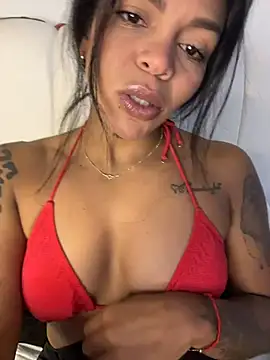 Snapshot of Charly_ chatting on October 31, 2025, 2:56 am Charly online show from October 31, 2025, 2:56 am