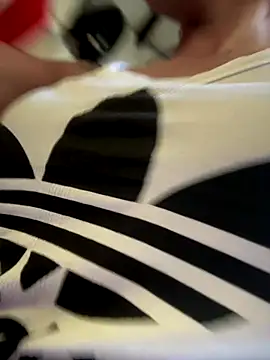 Snapshot of Charly_ chatting on November 14, 2025, 5:55 pm Charly online show from November 14, 2025, 5:55 pm