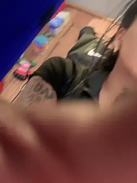 Snapshot of Charly_ chatting on November 20, 2025, 7:57 pm Charly online show from November 20, 2025, 7:57 pm