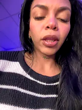 Snapshot of Charly_ chatting on November 25, 2025, 4:45 am Charly online show from November 25, 2025, 4:45 am