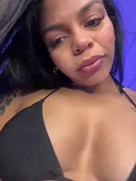 Snapshot of Charly_ chatting on December 2, 2025, 4:18 am Charly online show from December 2, 2025, 4:18 am