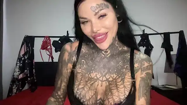 claudiacvc95 online show from January 15, 2026, 5:34 am