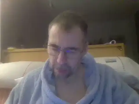 ptitcanard60600 online show from January 5, 2025, 9:36 pm